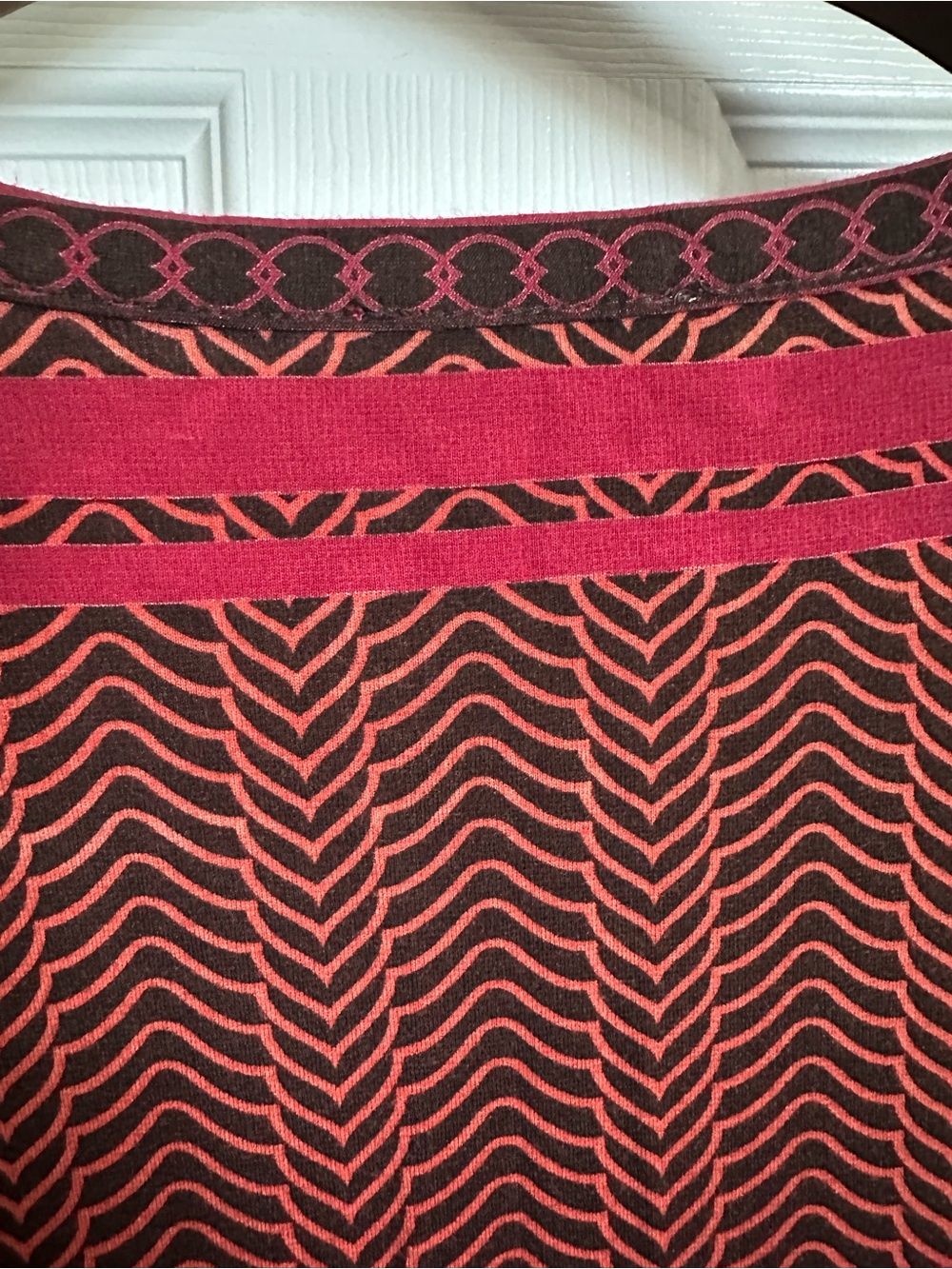 Sophie Max Sleeveless Shift Dress in Wine, Black & White Geometric Print - Picture 5 of 12